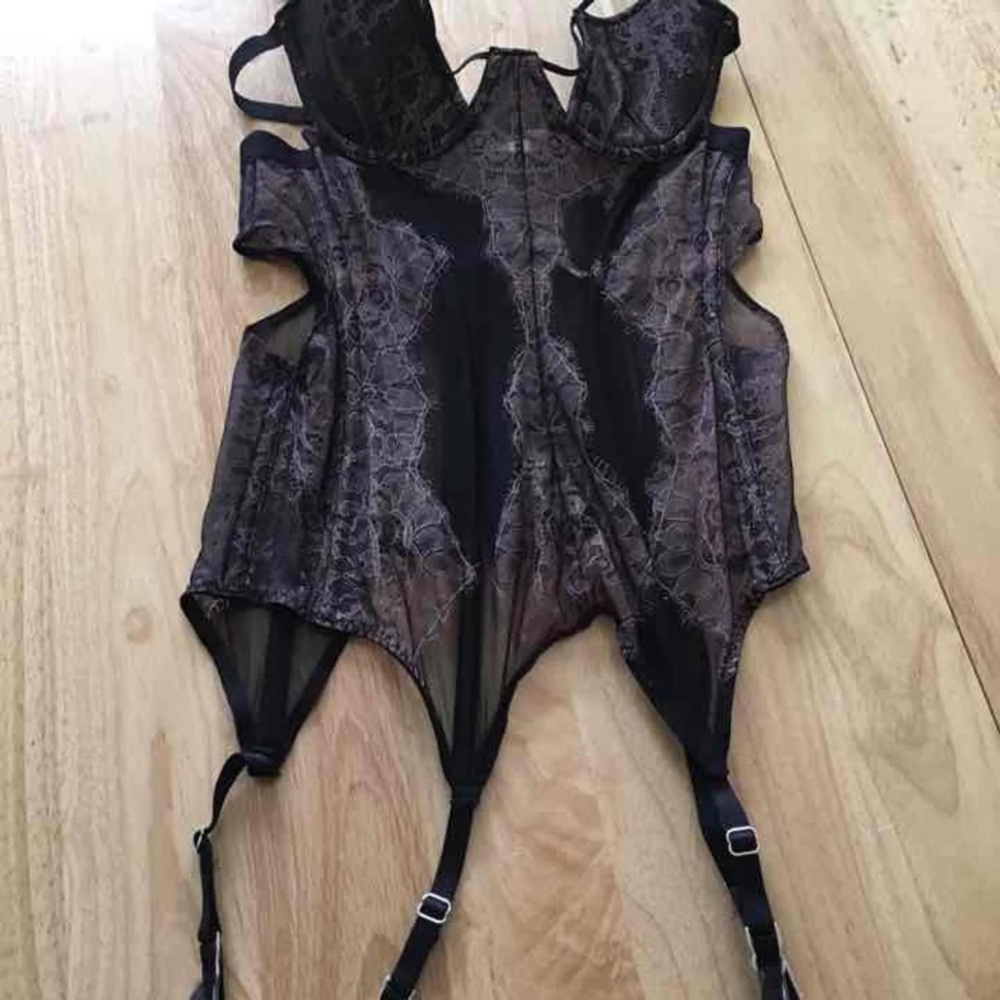 Victoria’s Secret Lingerie Corset NWT 34B